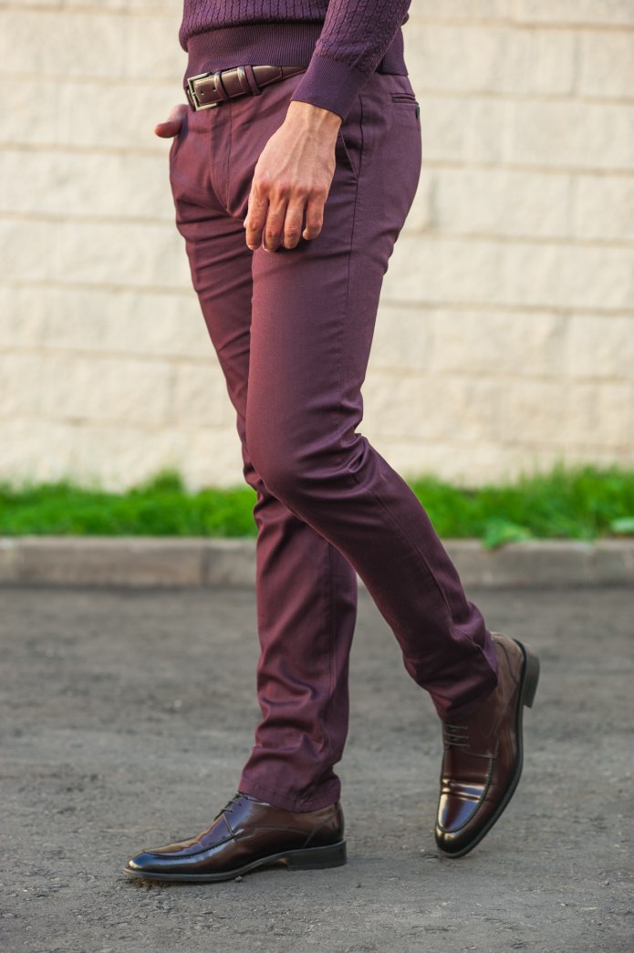 Бордовые брюки