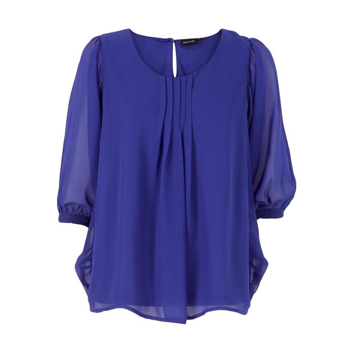 Блузка с плиссировкой от талии