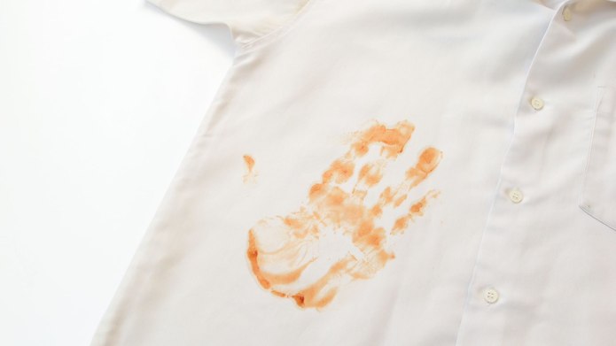 Пятно на рубашке