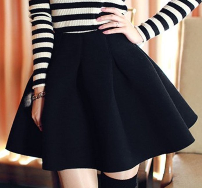 Чёрная юбка с завышенной талией пышная