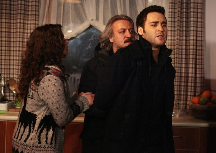 Платок-косынка женский с кисточками серо-красный