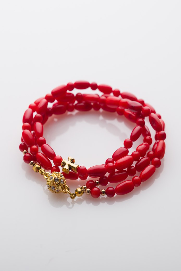 Браслет из красной нити -якорь