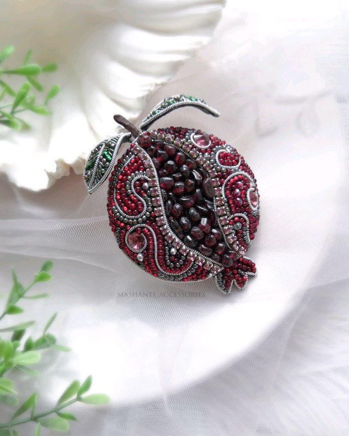 Брошь «гранат»