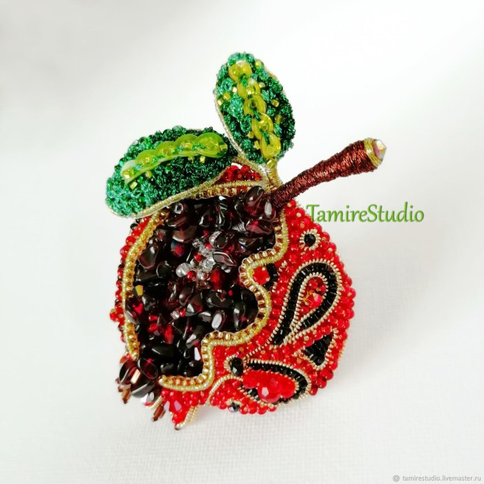 Брошь гранат Абрис арт