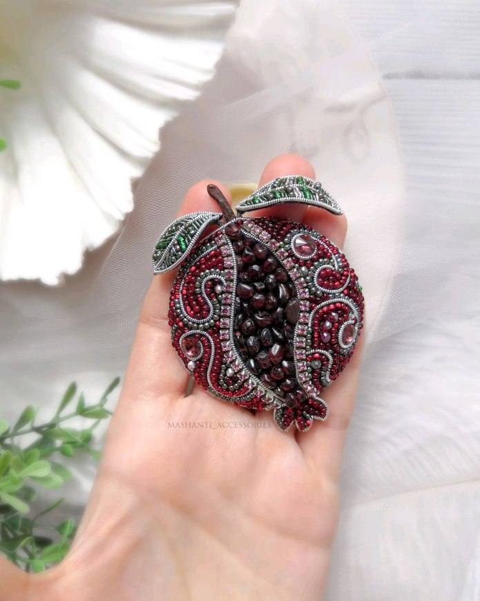 Брошь «гранат»