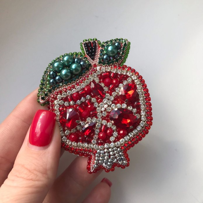 Брошь «гранат»