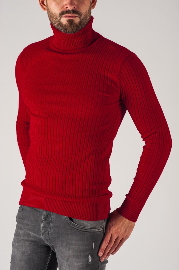 Красный вязаный свитер женский