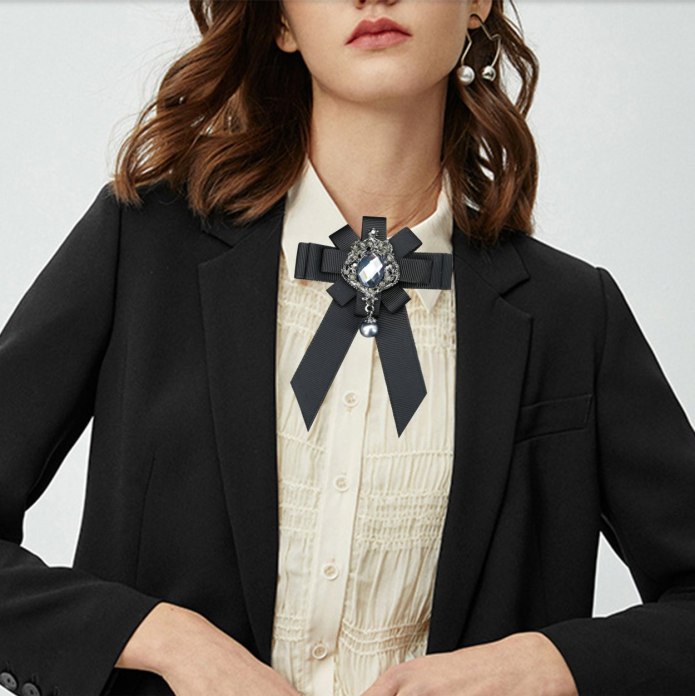 Женский галстук пластрон