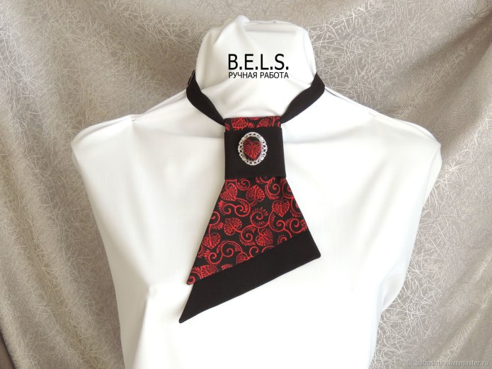 Модные броши