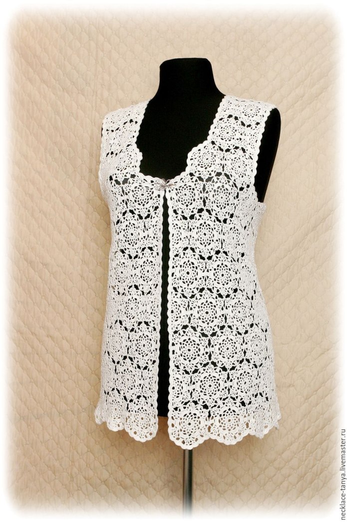 Ажурная жилетка