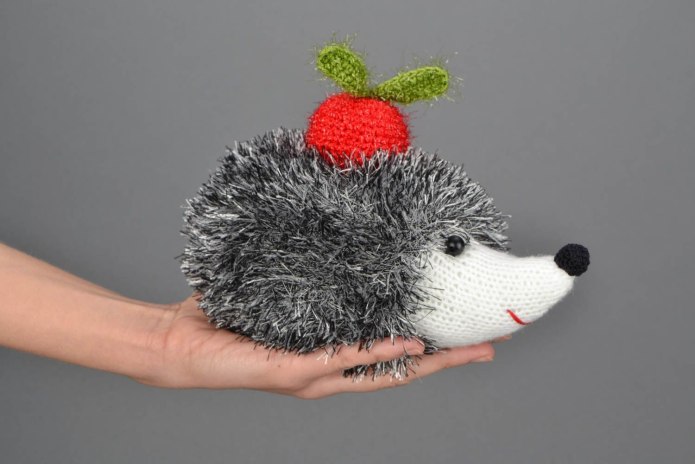 Вязаные игрушки ежики