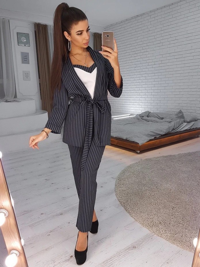 Брючный костюм в полоску