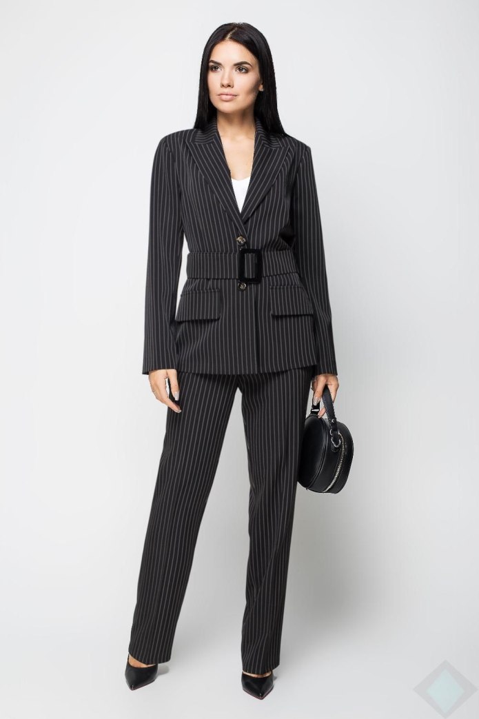 Костюм для полных в полоску