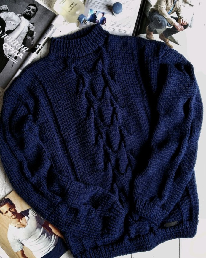 Свитер с ромбами мужской Бенеттон