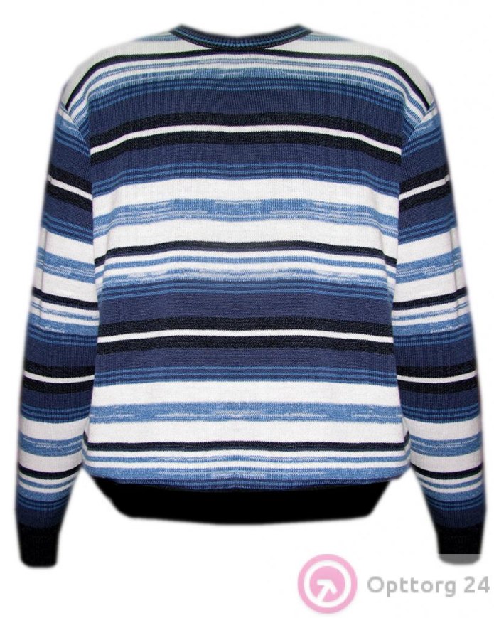 Парень в синем свитере