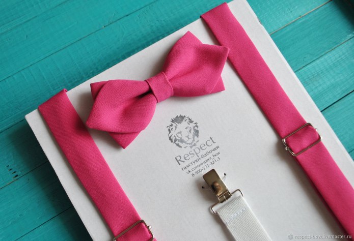 Узкий бордовый галстук