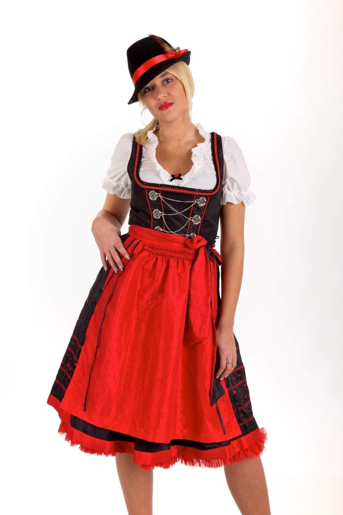 Национальный костюм Австрии баухранцен