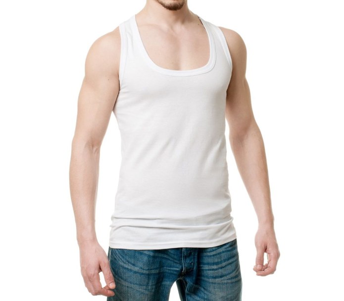 Белая футболка