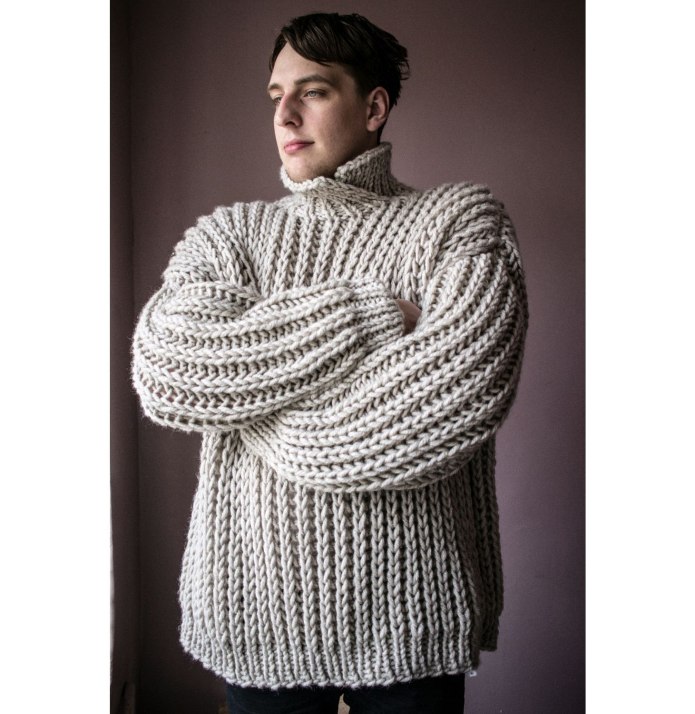 Вязаный свитер мужской