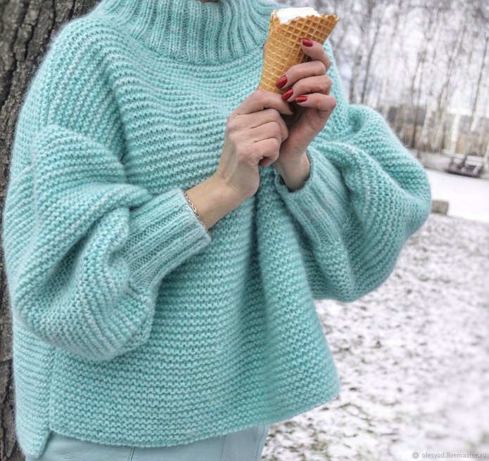 Вязаные свитера для женщин оверсайз