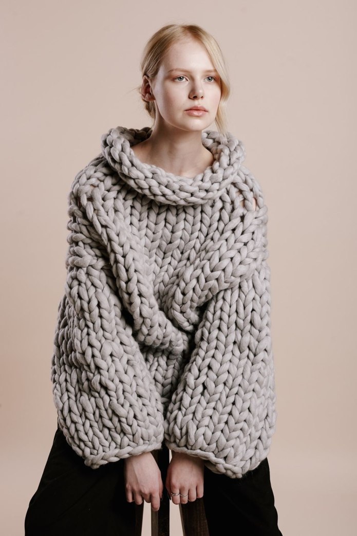 Свитер крупной вязки