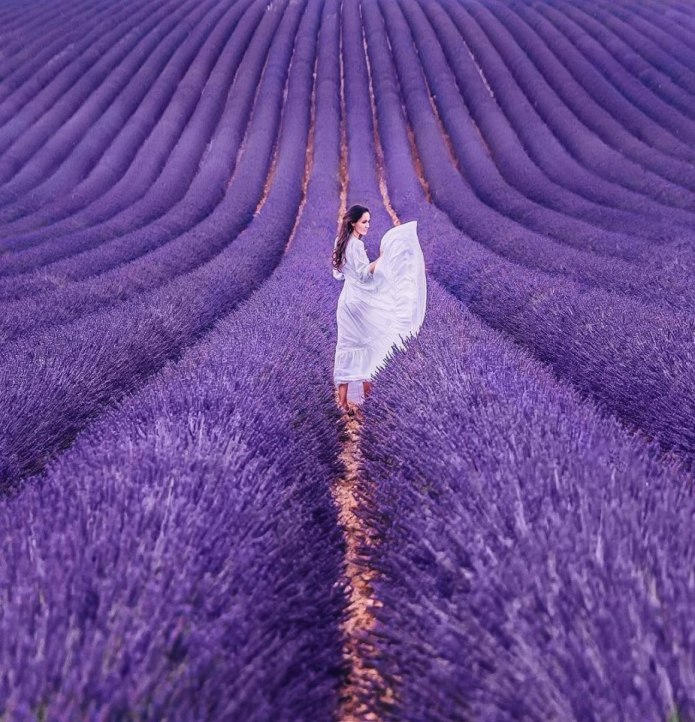 Деви Лаванда певица