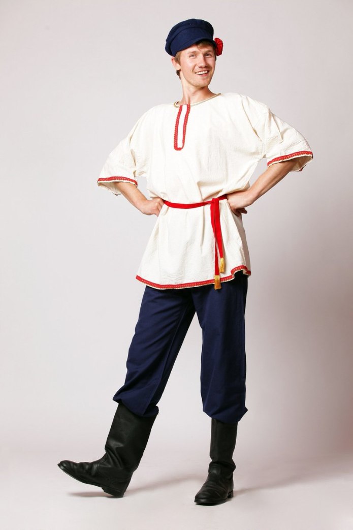 Мужской народный костюм