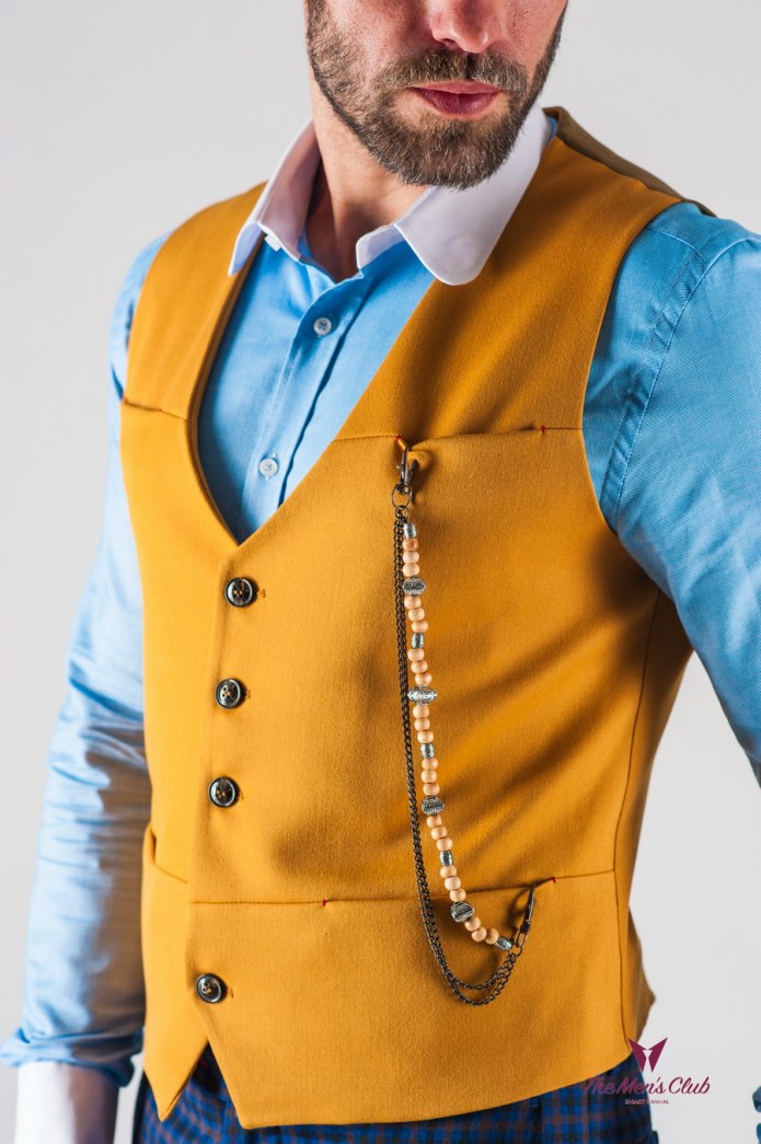 Жилетка горчичного цвета для Басика