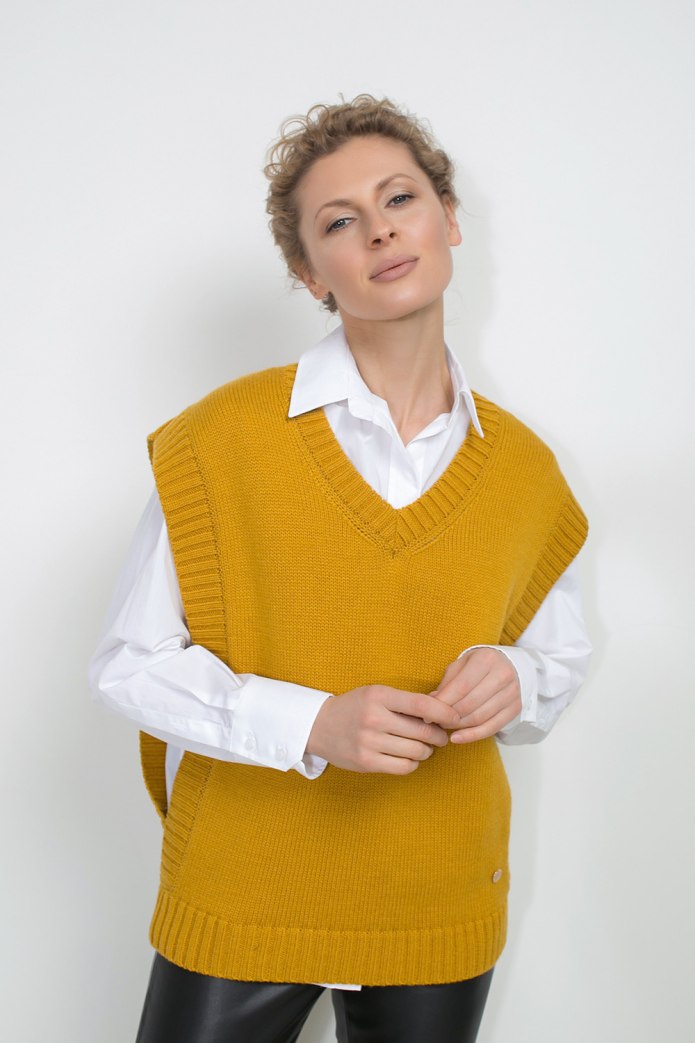 Мужской жилет горчичный