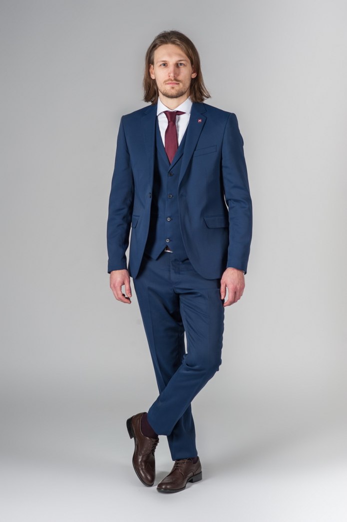 Костюм в полоску мужской