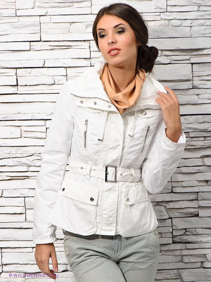 Ветровка женская 2021