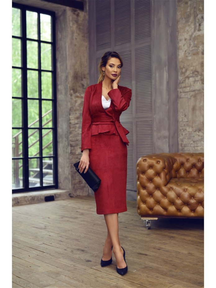 Элегантный костюм женский