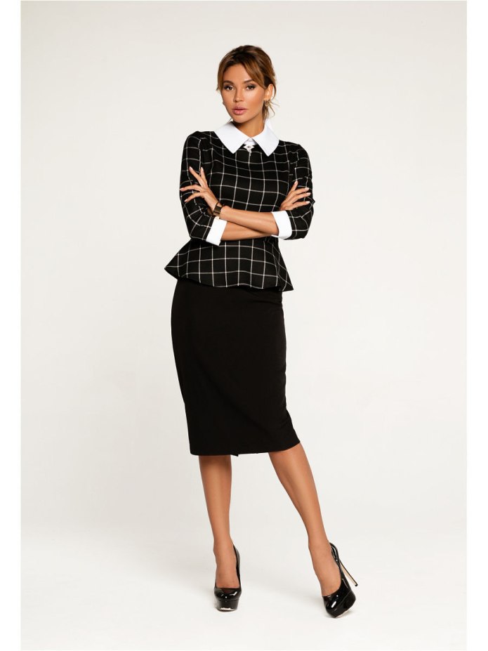 Женский костюм с юбкой