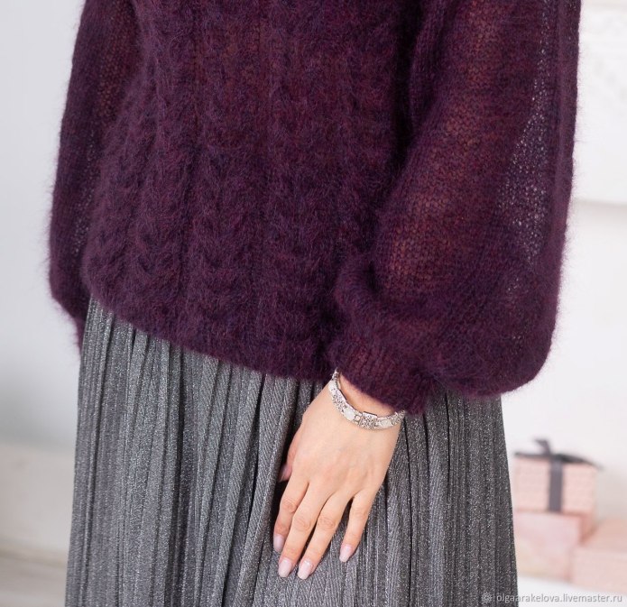 Пуловер из мохера
