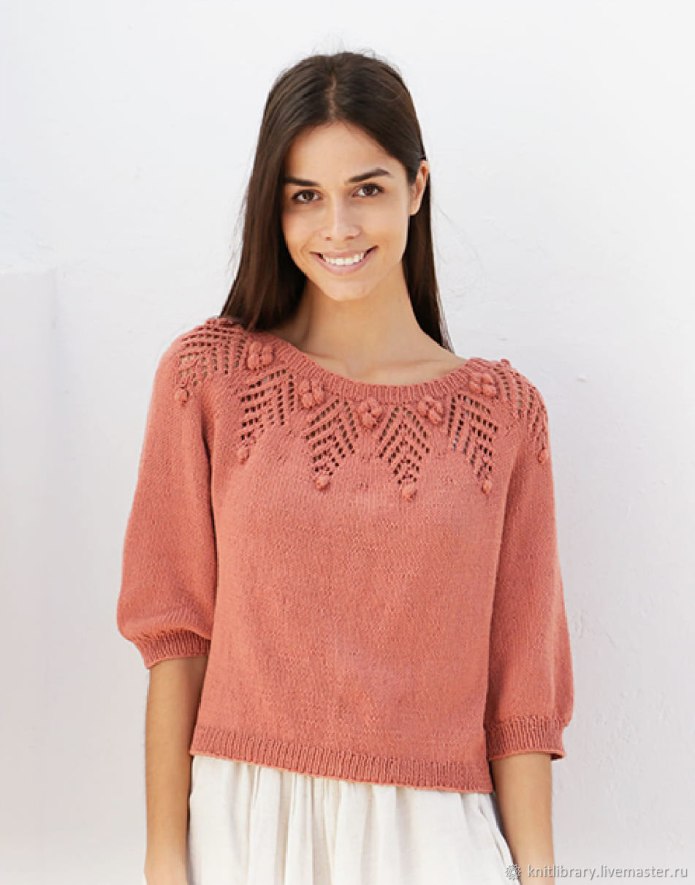 Свитер с горлом женский