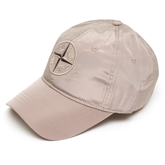 Стоун Исланд бейсболка