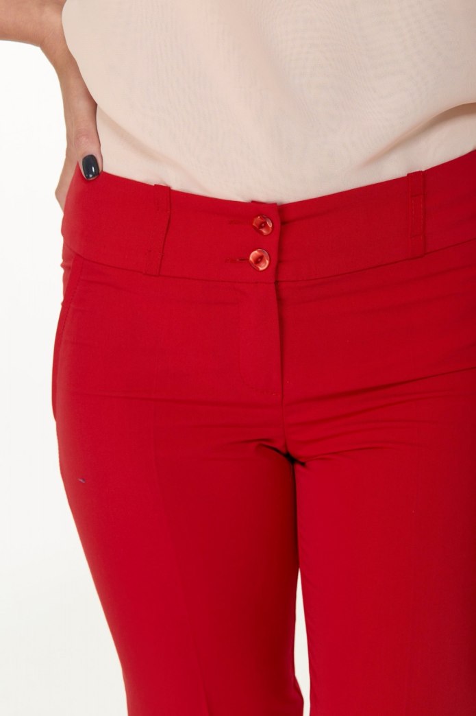 Малиновые штаны в цветах