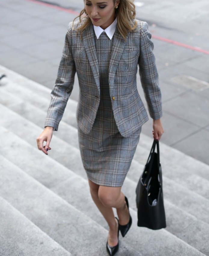 Деловые костюмы для женщин