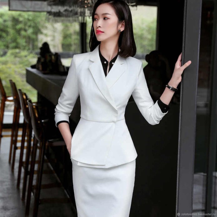 Женская деловая одежда
