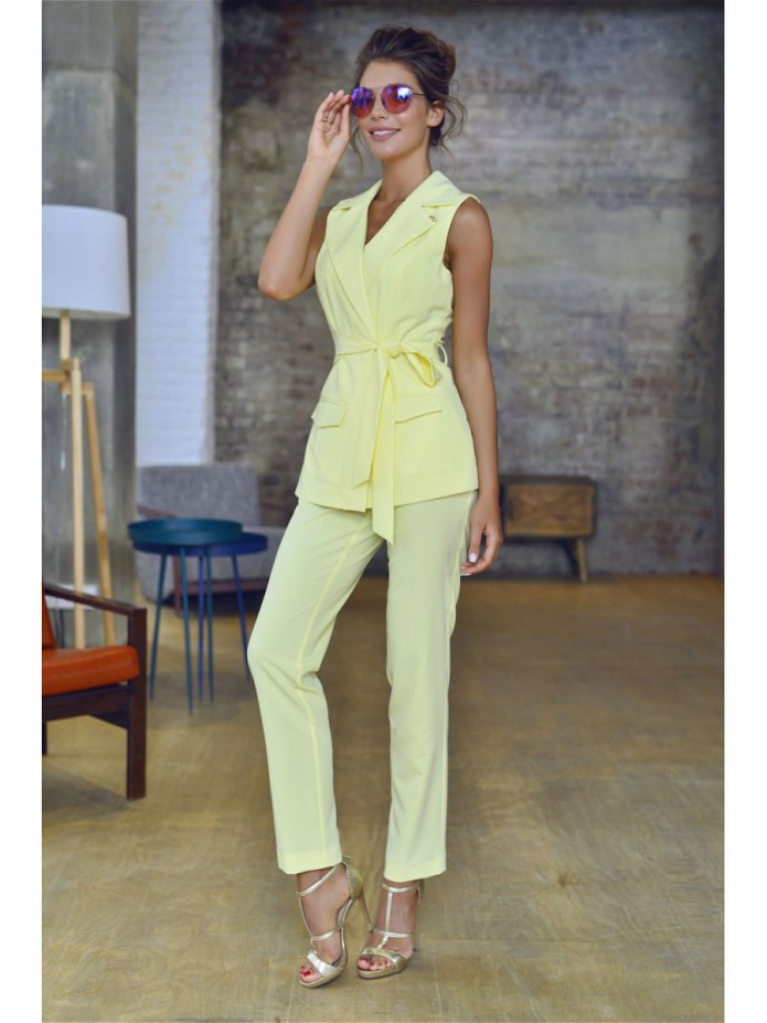 Костюм брючный