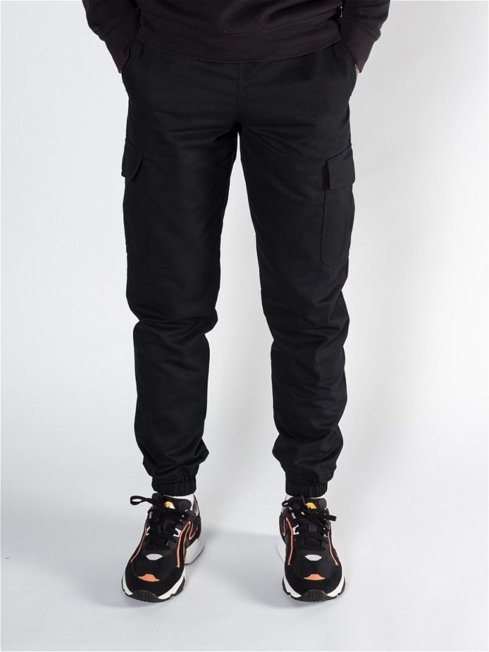 Черные джоггеры карго