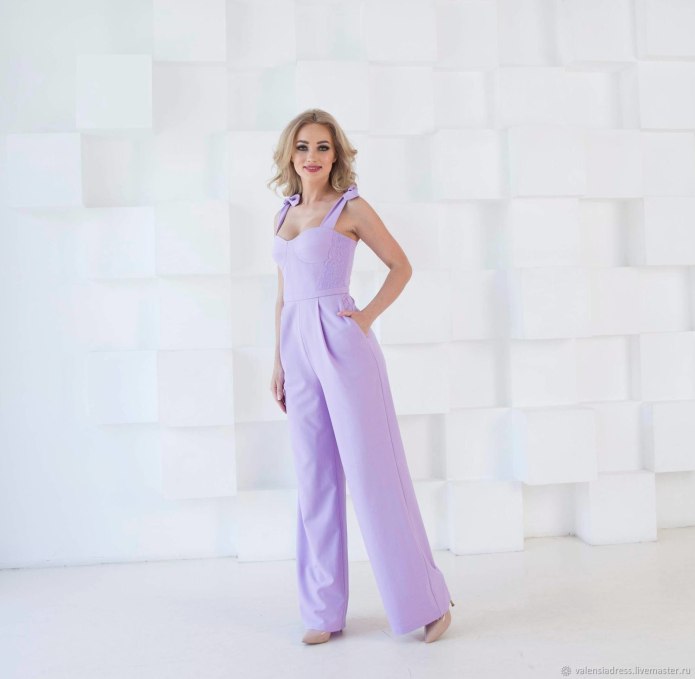 Необычный лавандовый комбинезон