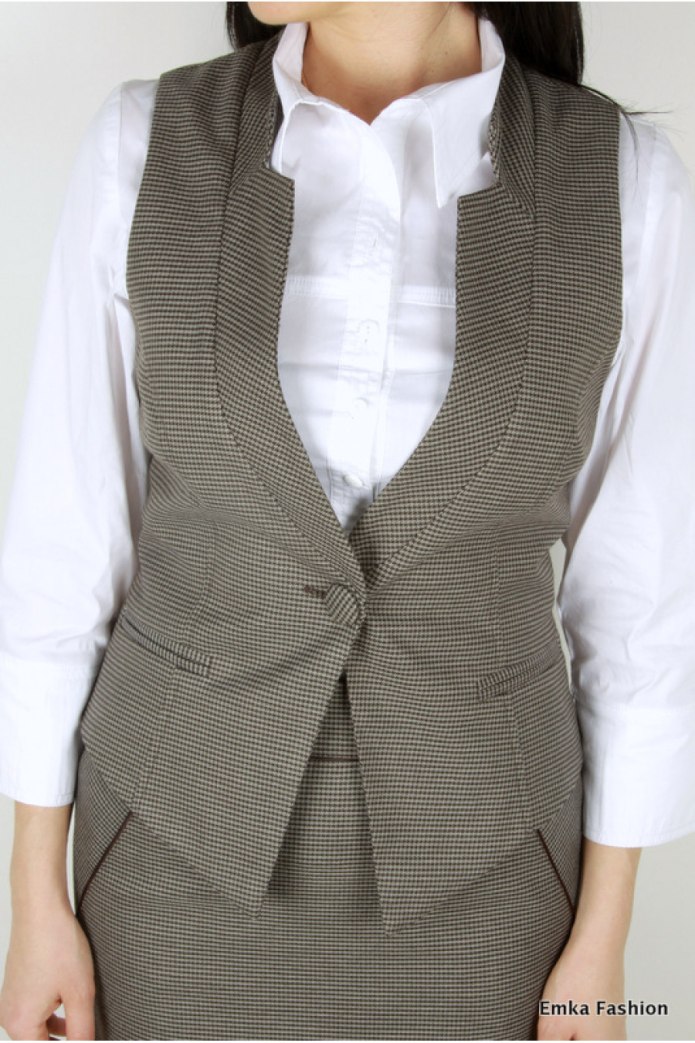 Жилеты шитые женские