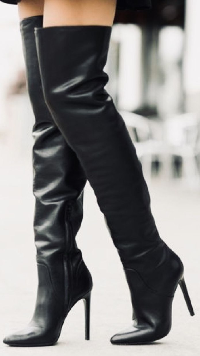 Высокие сапоги