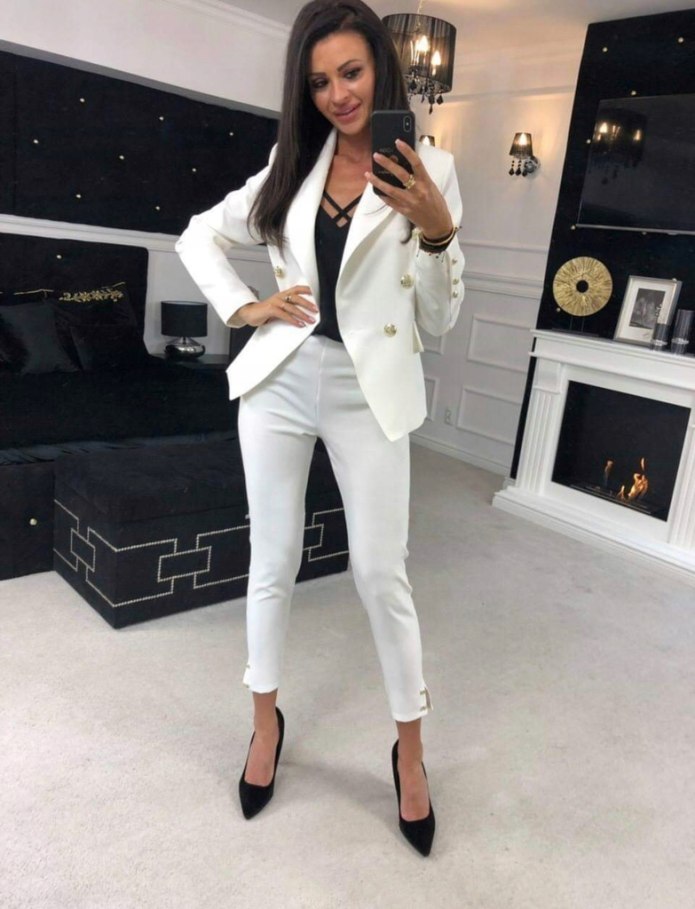 Образ с белым костюмом