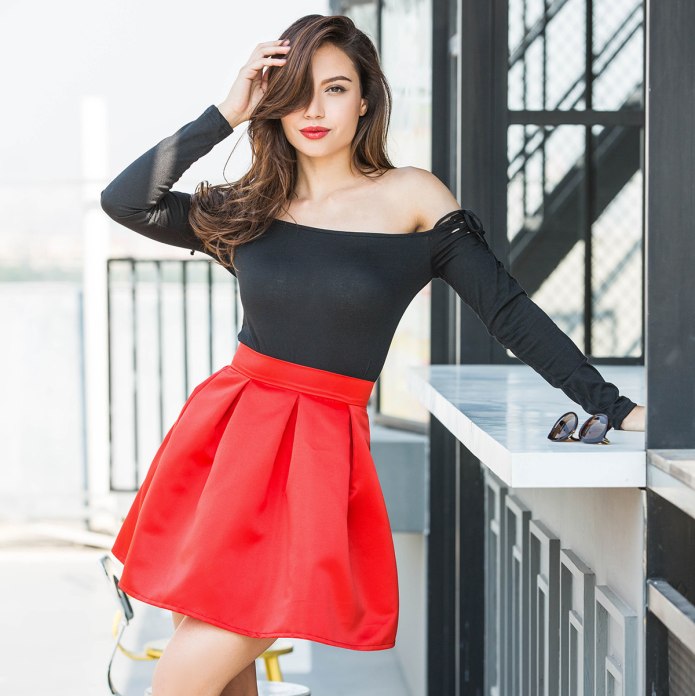 Юбки красные модные