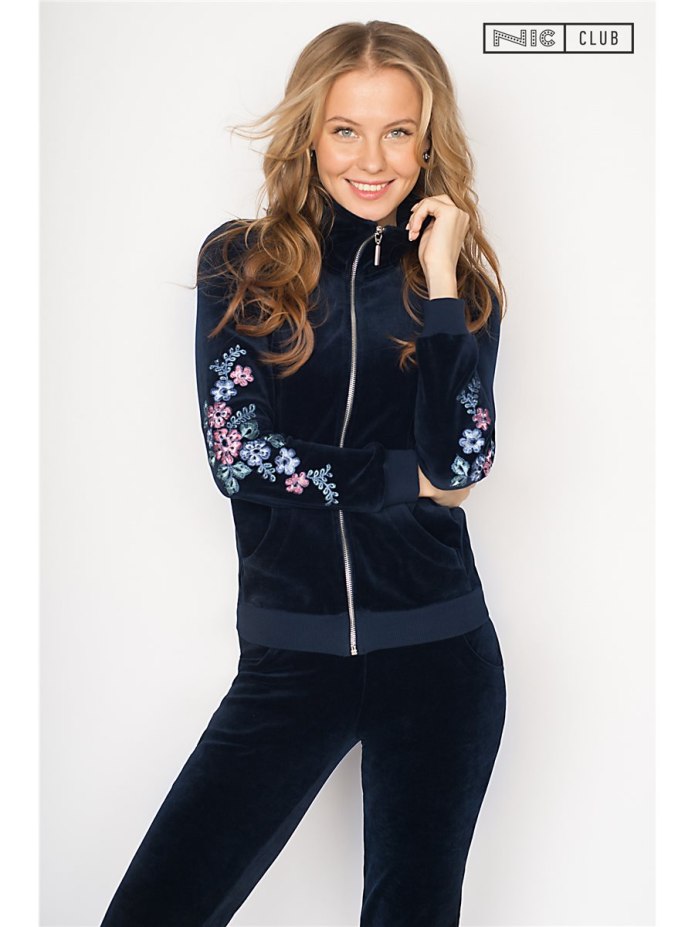 Черный спортивный костюм женский