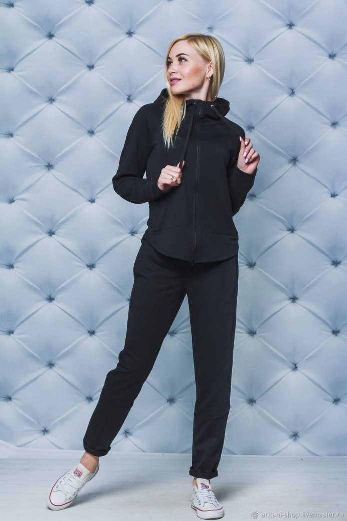 Женский спортивный косм