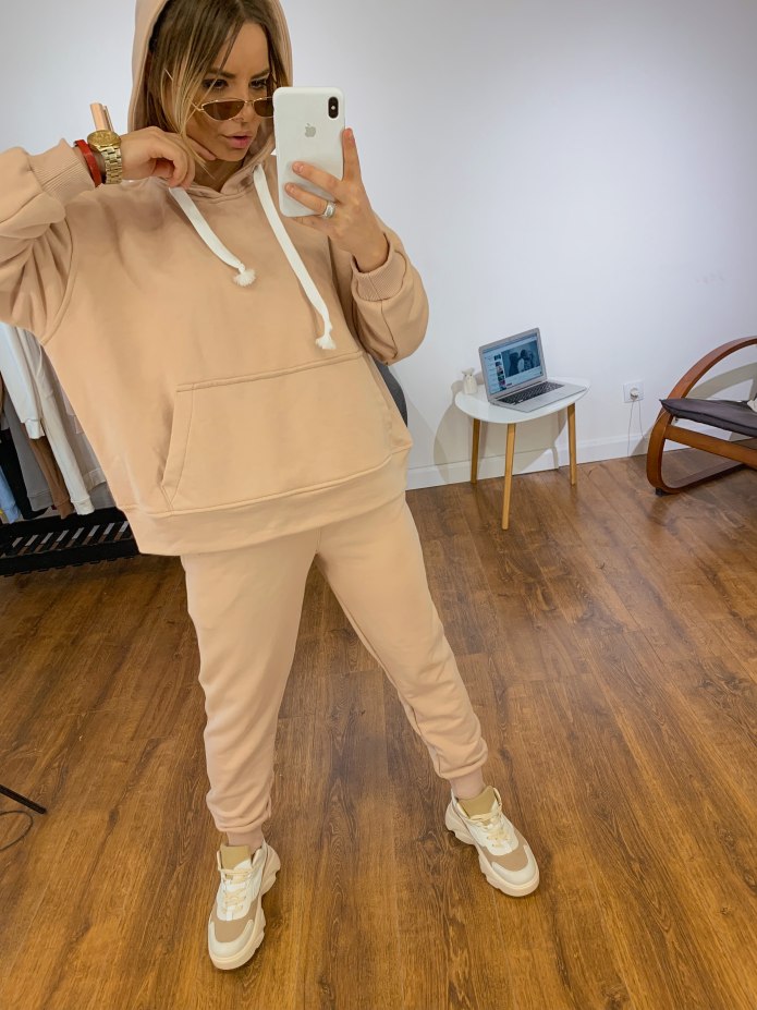 Бежевый женский 2020 костюм адидас