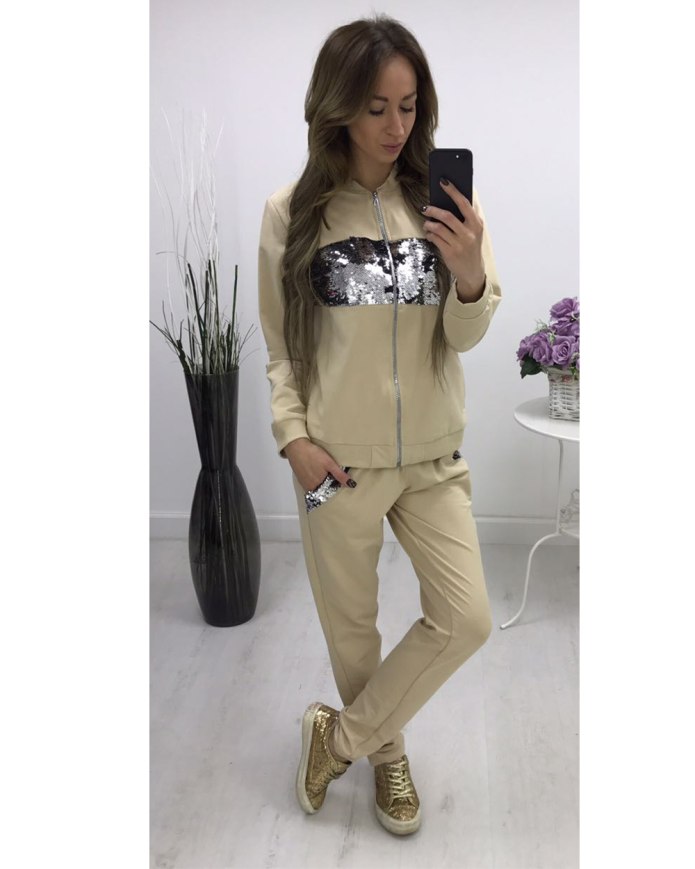 Бежевый спортивный костюм женский